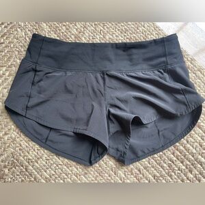 Lulu lemon speed up low rise lined shorts. 2.5”